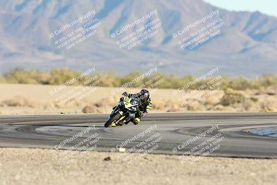 media/Dec-07-2025-CVMA (Sun) [[3e7d2de5dc]]/Race 18-Formula Twins-Formula 40 UL/